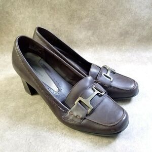 Covington Womens Alex  Size 9 Brown  Leather Slip On 3" Heel Pumps